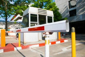 Латвия запретила нерегулярное автобусное сообщение с Беларусью